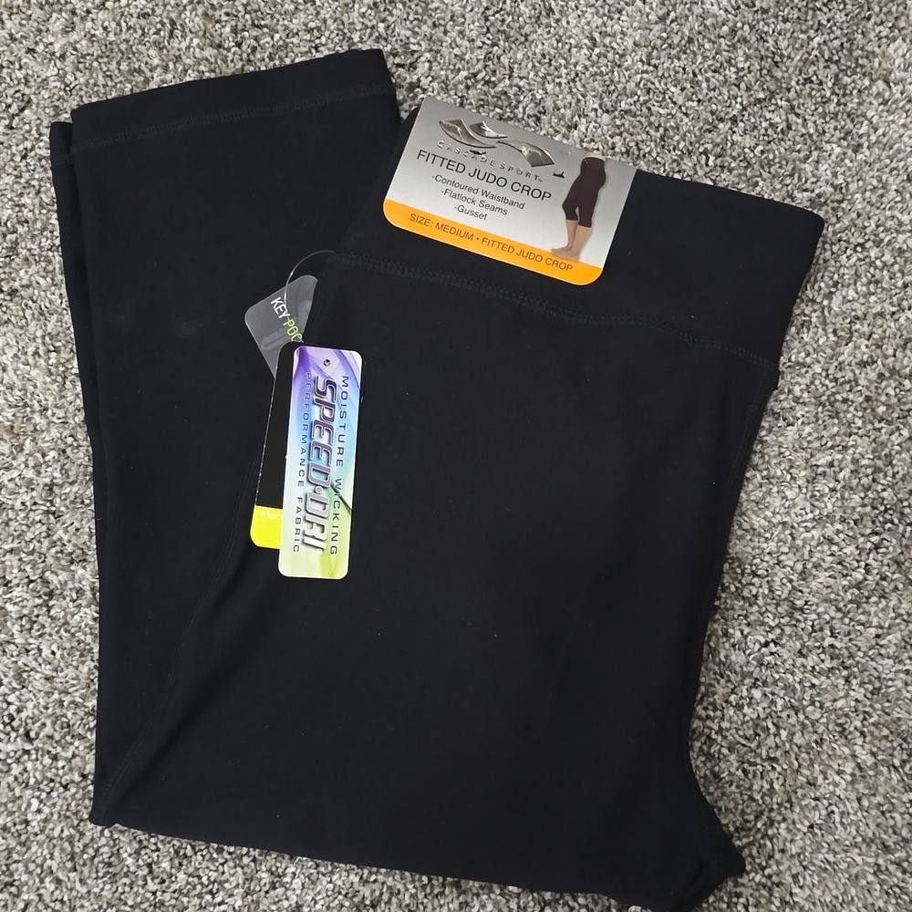 Cascade Sport Fitted Judo Crop Sz M NWT